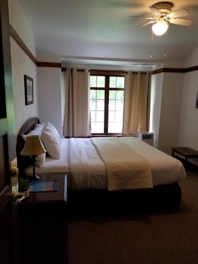 Maxwelton Braes Lodge & Golf Course Baileys Harbor Extérieur photo